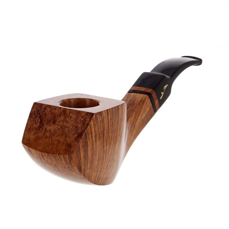 Focus on Savinelli pipes