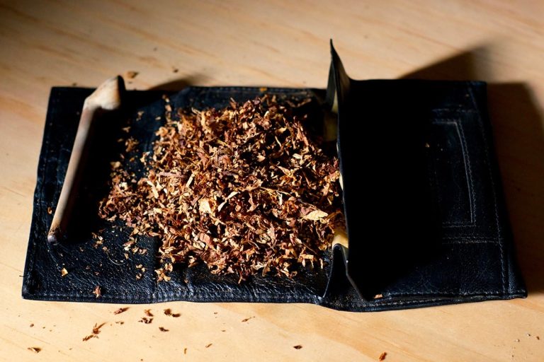 The advantages of buying a tobacco pouch for pipes